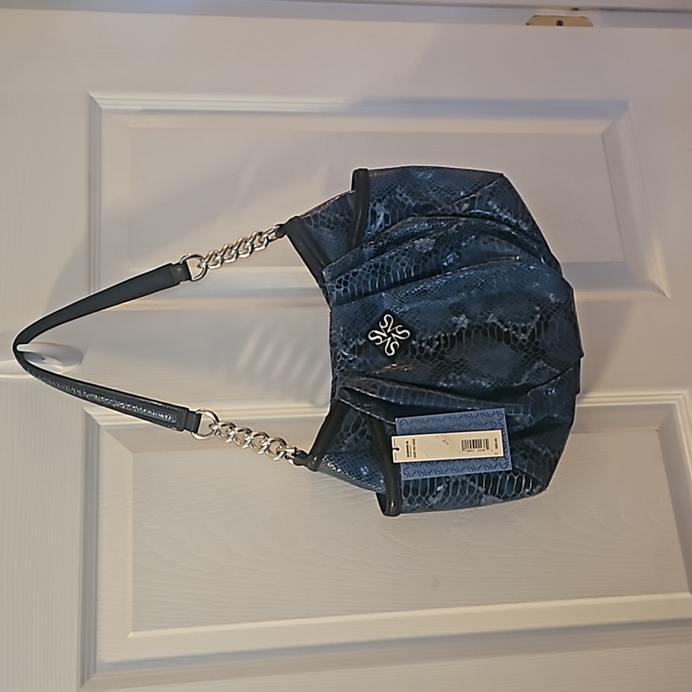 NWT simply vera wang purse!!